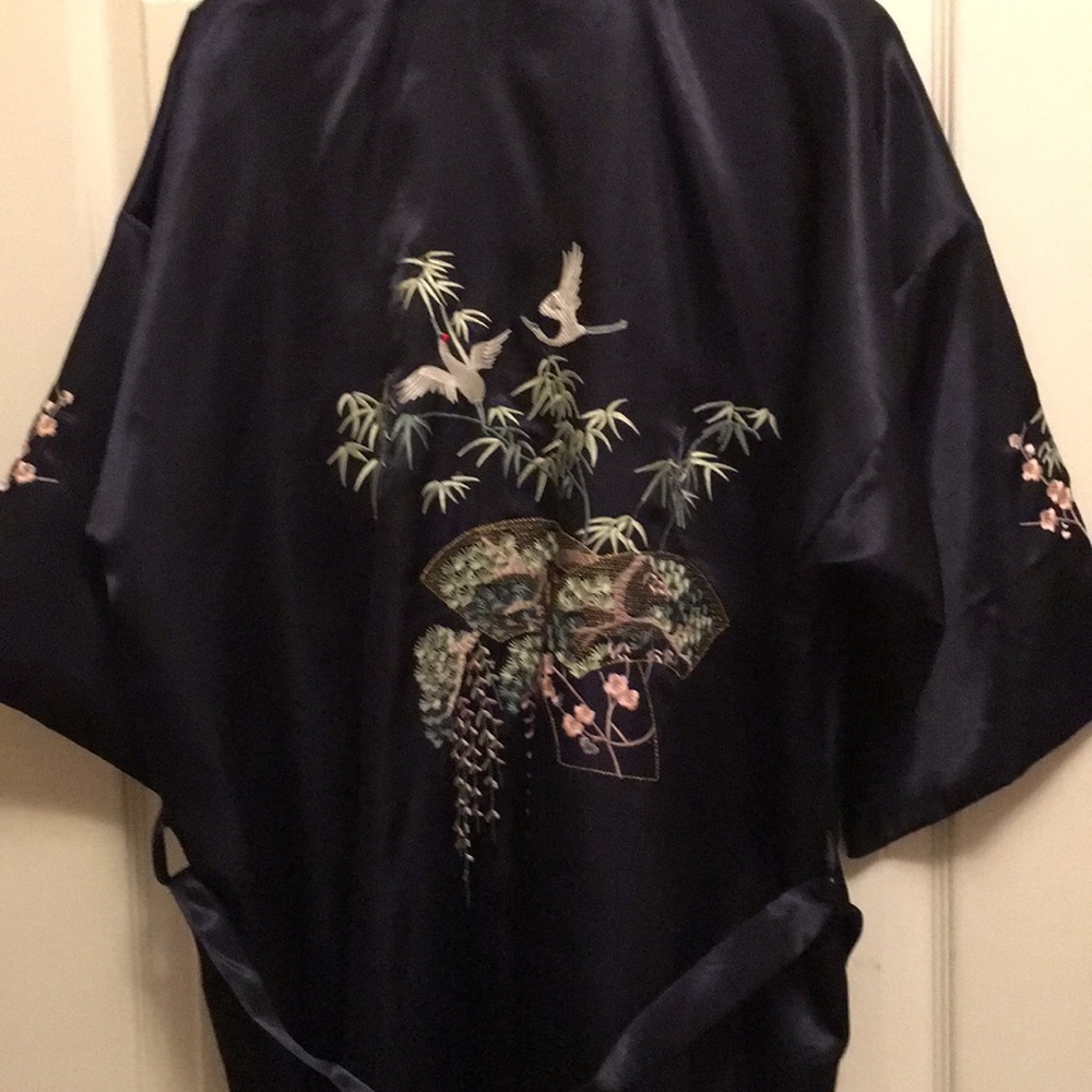 Tangyi Robe - Picture 4 of 4